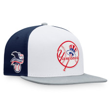 Adult Men's New York Yankees Tri-Tone Snapback Hat - White/Gray