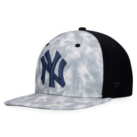 Adult Men's New York Yankees Majestic Smoke Dye Snapback Hat - Gray