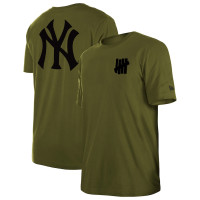 Adult Men's New York Yankees New Era x Undefeated baseball T-shirt - Olive Adult Men's New York Yankees New Era x Undefeated baseball T-shirt - Olive